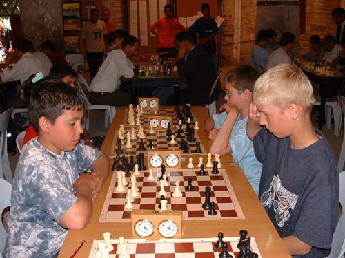 Bilgisayar bağımlılığından satranç ile kurtuluyorlar