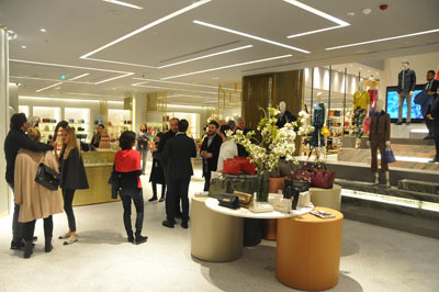 Point Bornova AVM’de İzmir’in en büyük Beymen’i açıldı