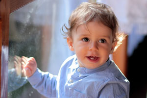 Balkon ve pencereleri çocuklar için nasıl güvenli yaparız?