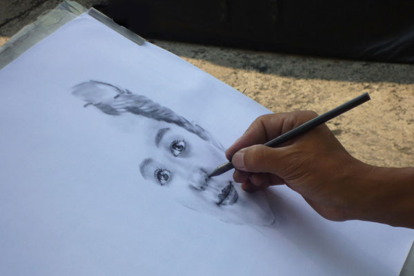 karakalem hangi kalemle çizilir