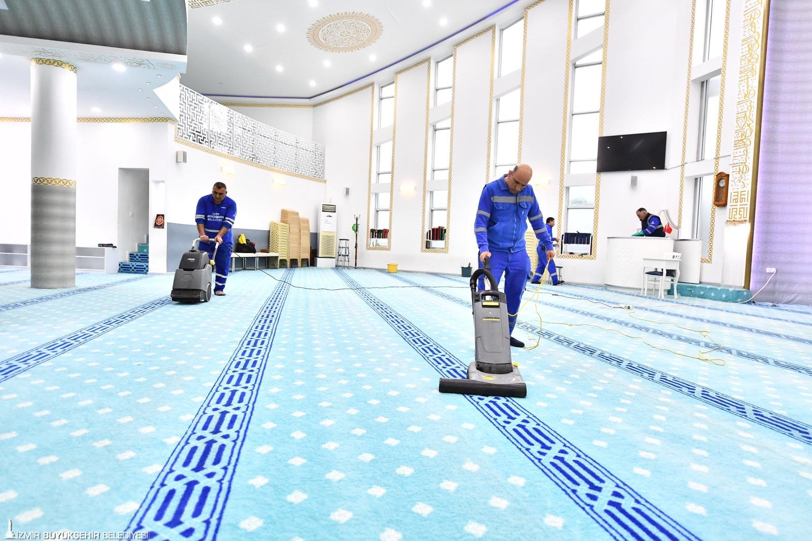 İzmir’in ibadethaneleri pırıl pırıl