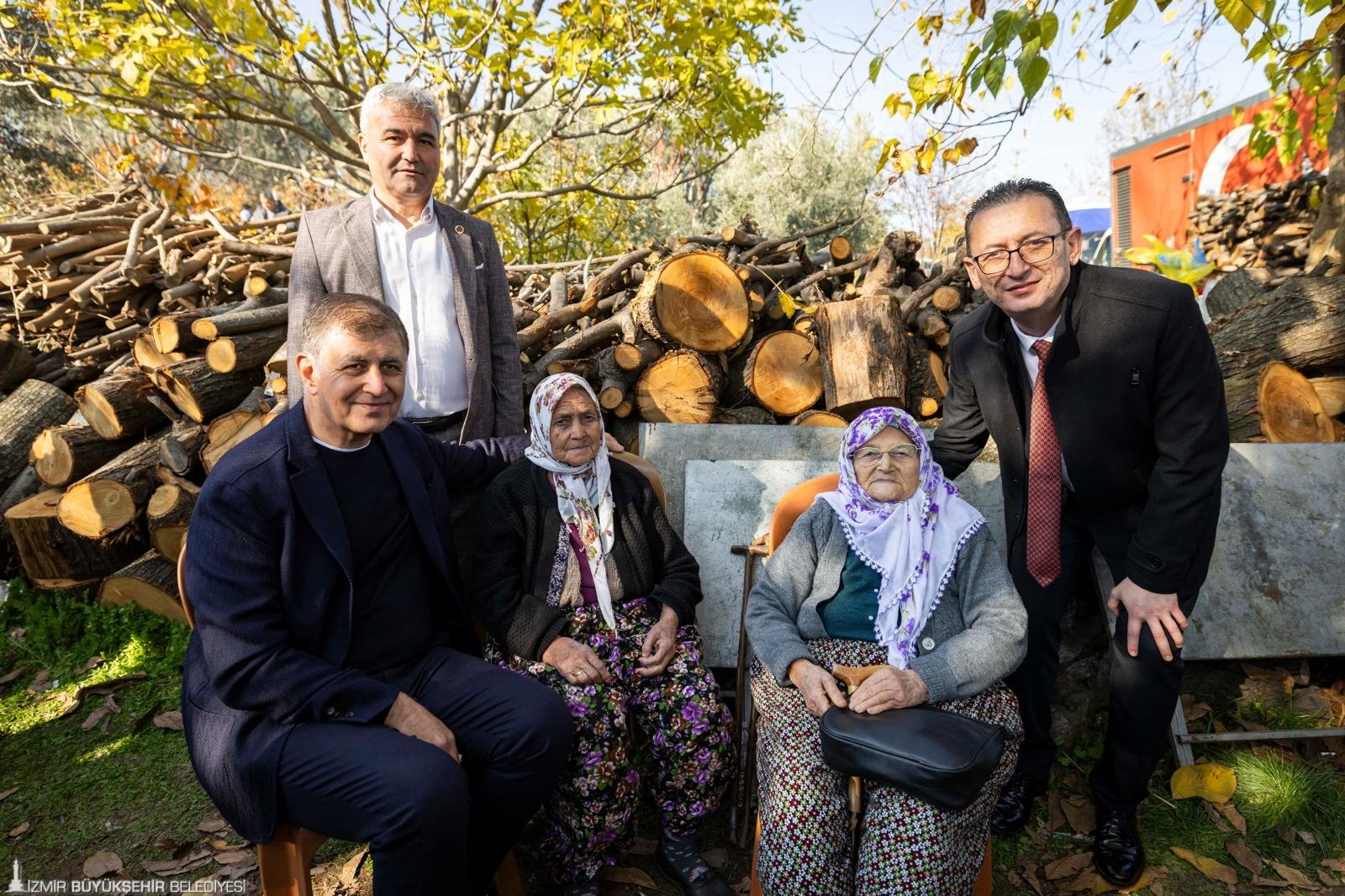Başkan Tugay’dan Durbay’a şiirle destek