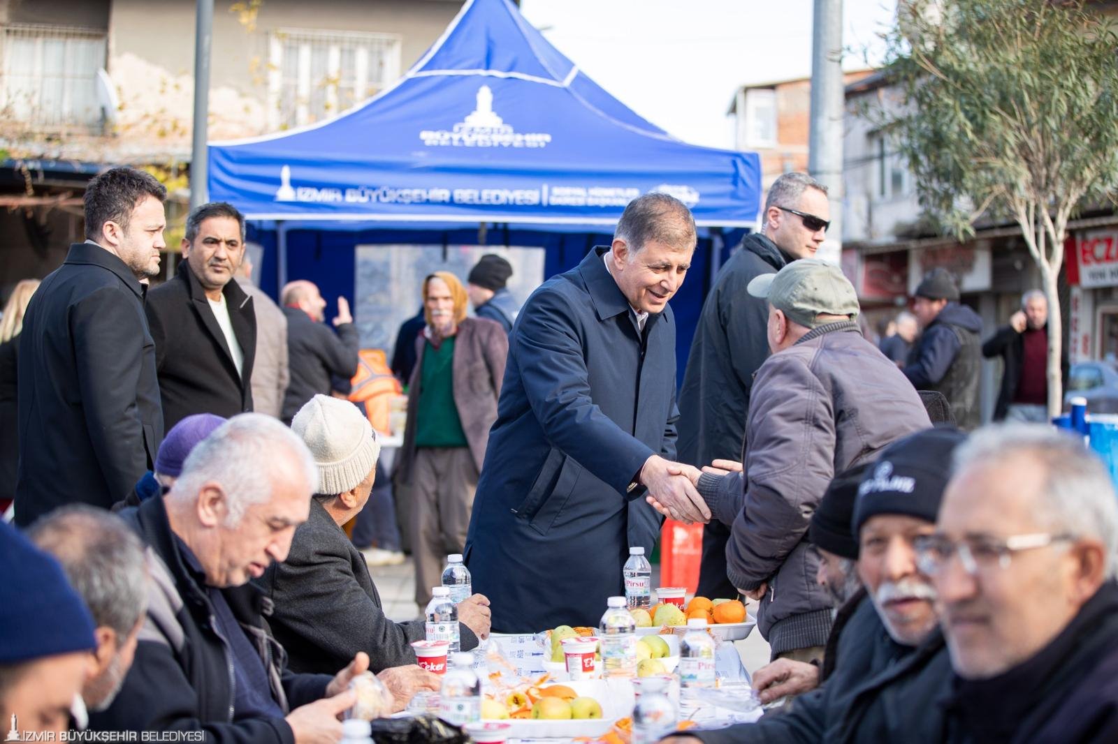 Yılın son gününde Başkan Tugay’la dayanışma sofrasında buluştular