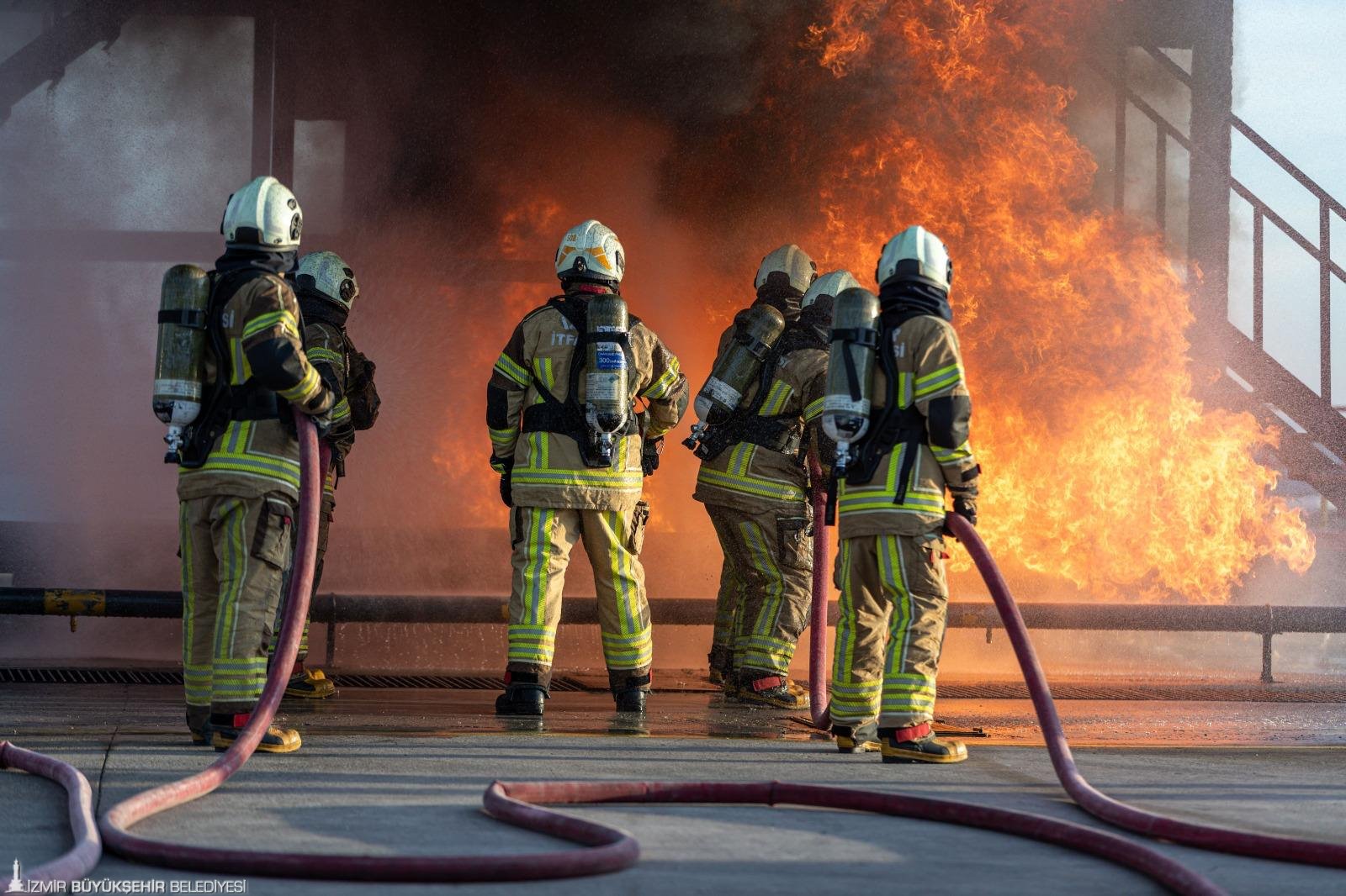 İzmir İtfaiyesi’nden baca, soba ve gaz güvenliği uyarısı