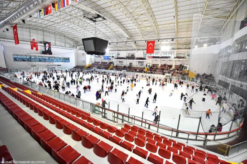 Büyükşehir’den öğrencilere yarıyıl tatili için buz pisti müjdesi