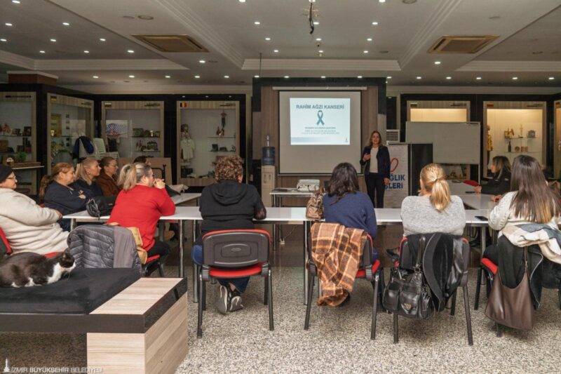 İzmirli yurttaşlar, rahim ağzı kanserine karşı bilinçleniyor