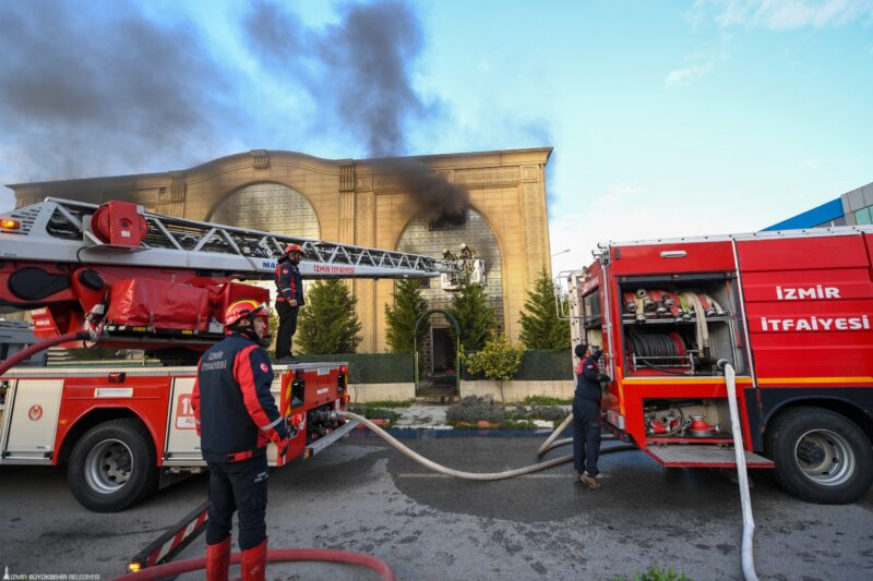 Fabrika yangını kısa sürede kontrol altına alındı