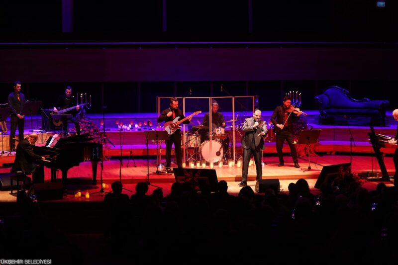 İzmirli opera sanatçısı, 30. sanat yılında İzmirliler ile buluştu