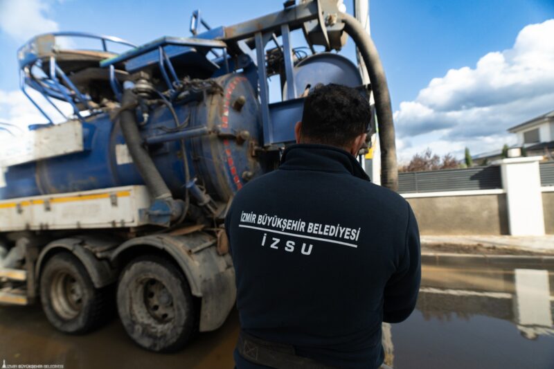 İzmir’de yağış alarmı sürüyor