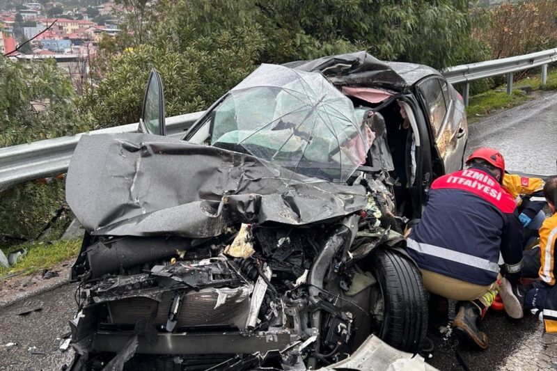 İtfaiye ekiplerinden zincirleme trafik kazasına hızlı müdahale