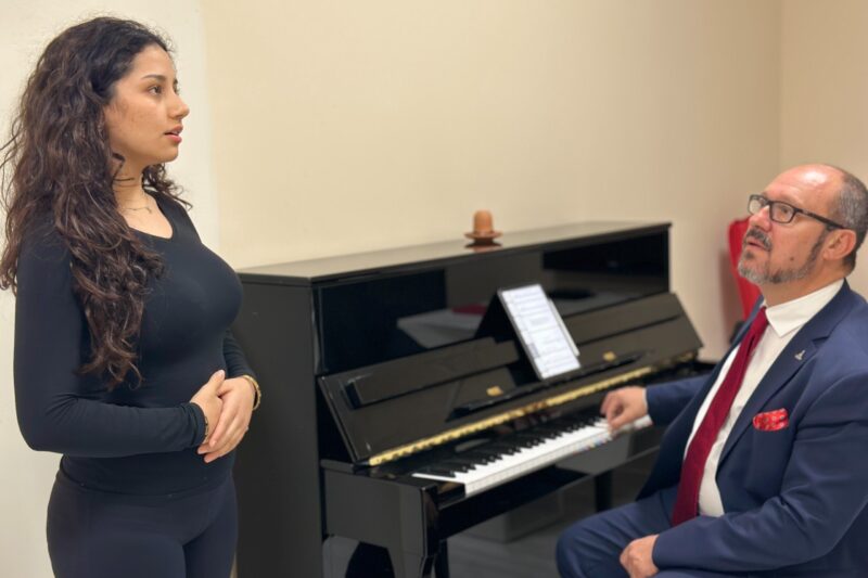 İzmir Büyükşehir Belediyesi gençlerin sanat yolculuğunu destekliyor