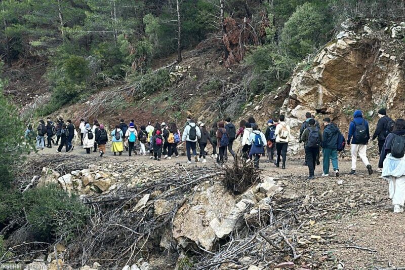 Gençler hem yürüdü hem sosyalleşti