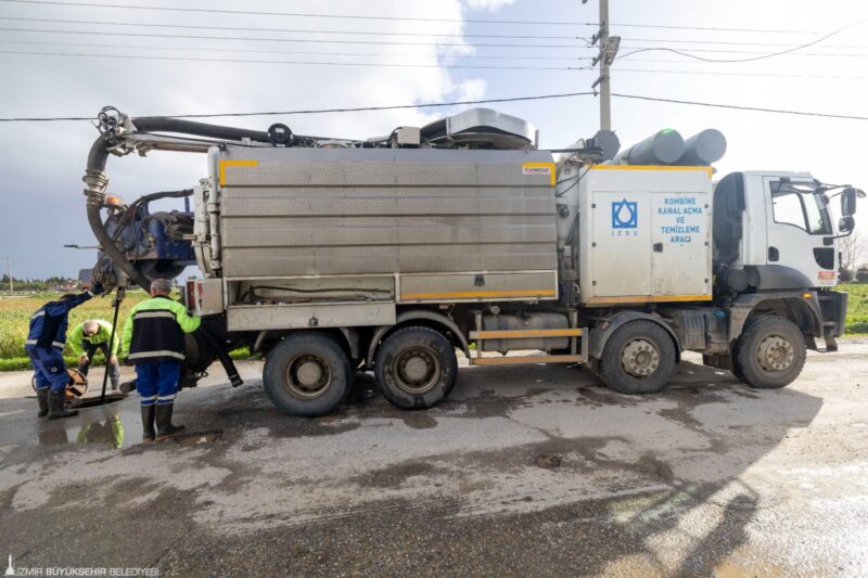 İzmir’de kuvvetli yağış ve fırtına alarmı