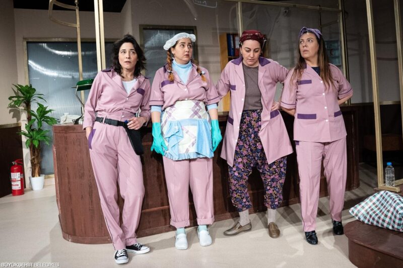 Mor Şalvar seyircisiyle Karşıyaka’da buluşuyor