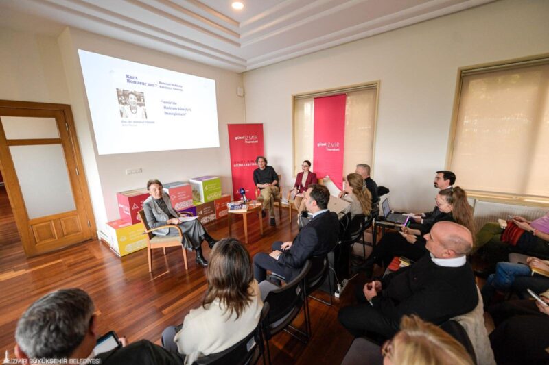 Kent konuşuyor, İzmir dinliyor