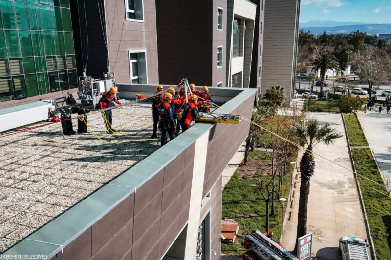 İzmir Adliyesi’nde nefes kesen bomba tatbikatı