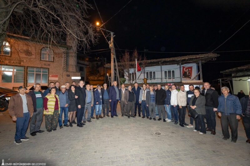 Başkan Tugay iftardan sahura halkın arasında