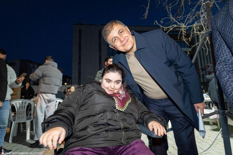 Çamdibi’nde binlerce kişilik iftar sofrası