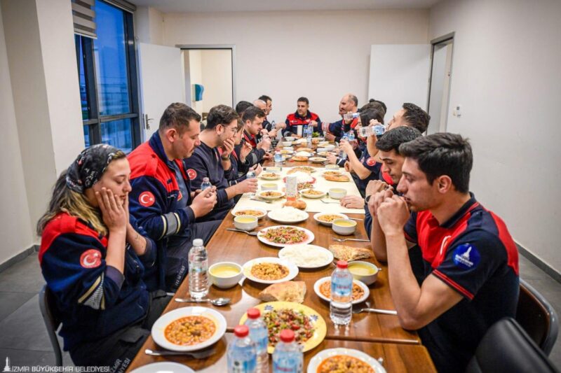 İftara niyetlenip yangına koşuyorlar