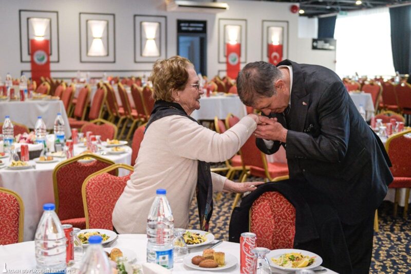 “Sizler bu milletin baş tacısınız”