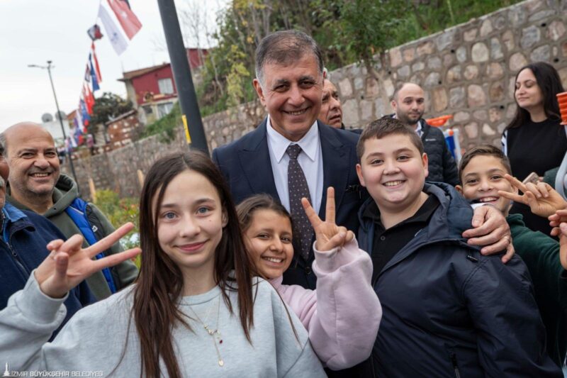 İzmir’de kadın ve çocuk odaklı sosyal politikalar güçleniyor