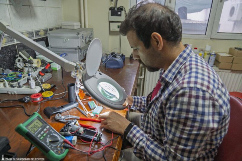 Asperger sendromlu yüksek mühendis, Eşrefpaşa Hastanesi’nde görevde