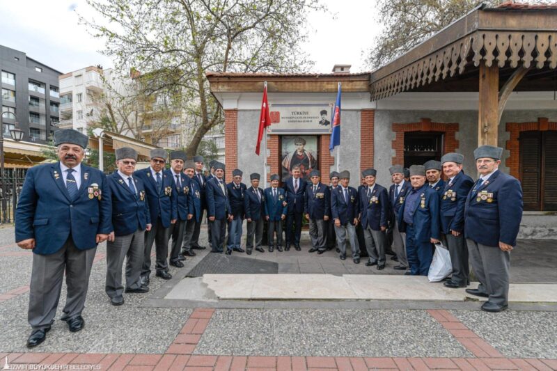 Başkan Tugay’dan şehit aileleri ve gazilere bayram ziyareti