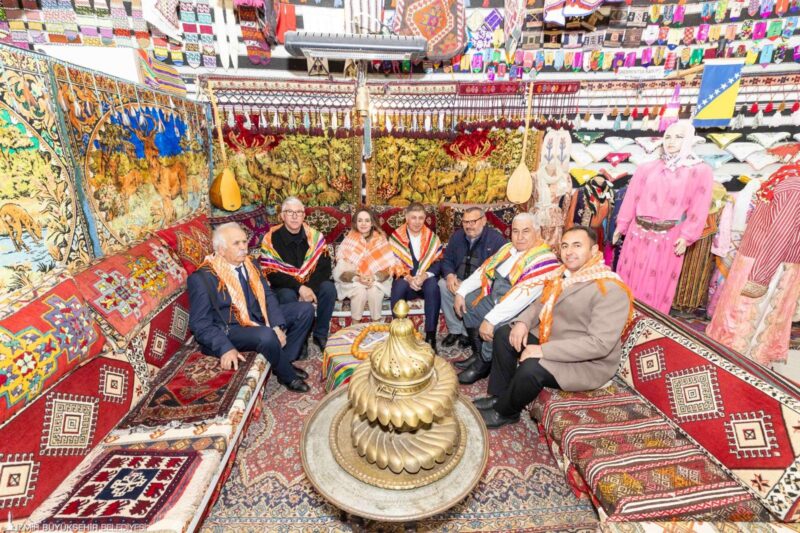 Başkan Tugay, Yörük ve Türkmenlerle çifte bayram coşkusunu paylaştı