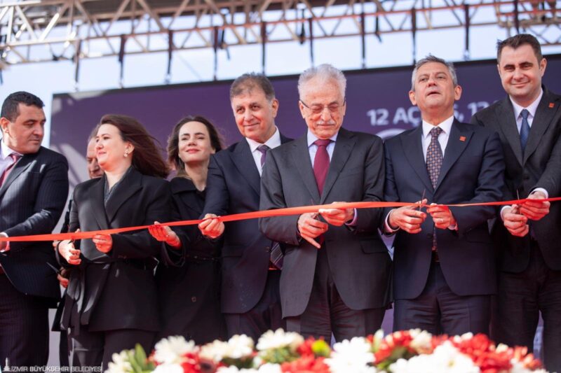 Başkan Tugay: İzmir CHP’li başkanlarıyla hizmetin şehridir