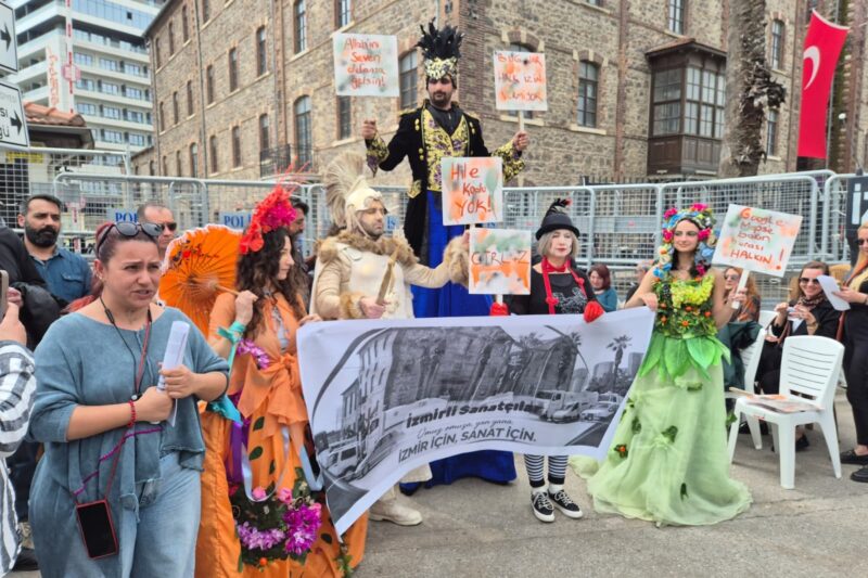 İzmirli sanatçılardan ve Kent Konseyi’nden Meslek Fabrikası için destek