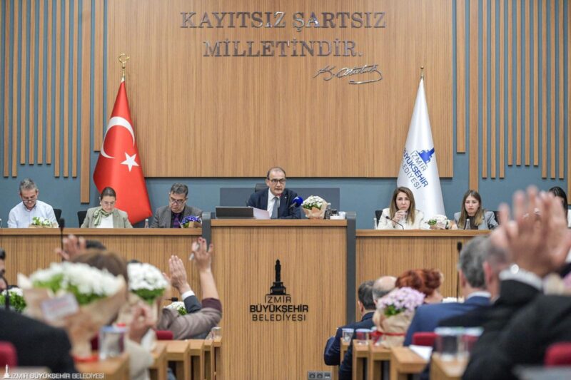 İzmir Büyükşehir Meclisi’nde okul saldırılarına ortak tepki