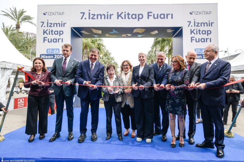 İZKİTAP, kapılarını açtı