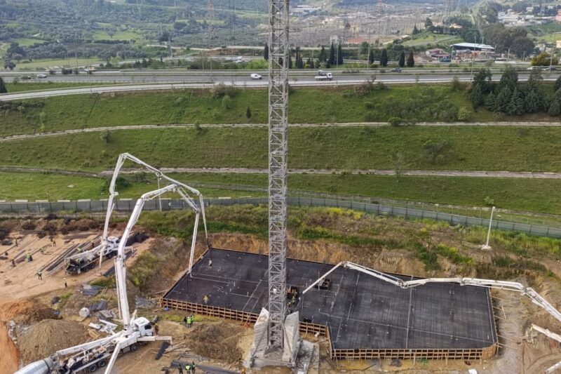“Uzundere’de çalışmalar hızla sürüyor”