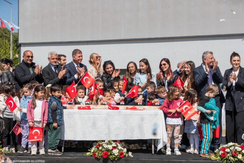 Başkan Tugay: Her zaman Güzelbahçe halkının yanında olacağım