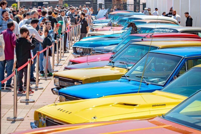 Klasik Otomobil Sergisi ziyaretçilerini zaman yolculuğuna çıkardı