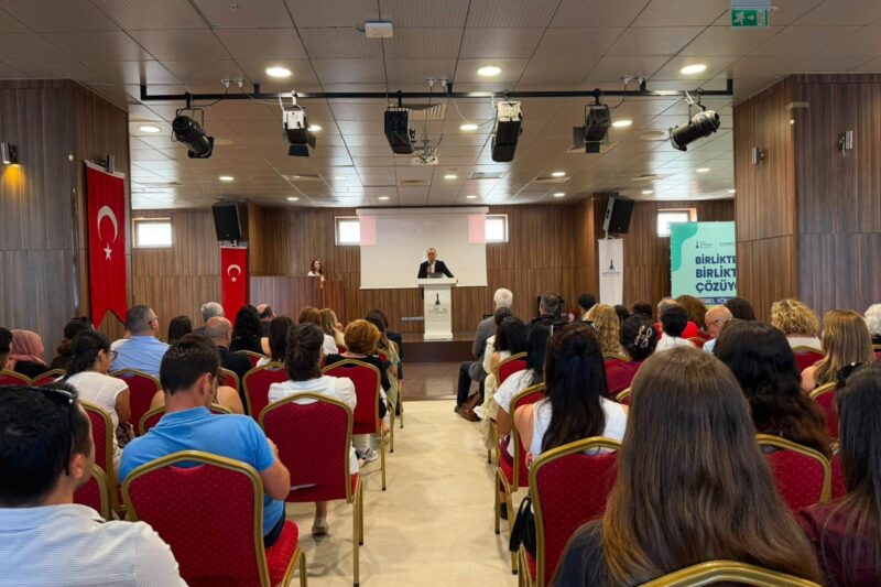 On binlerce yurttaşa evinde şifa