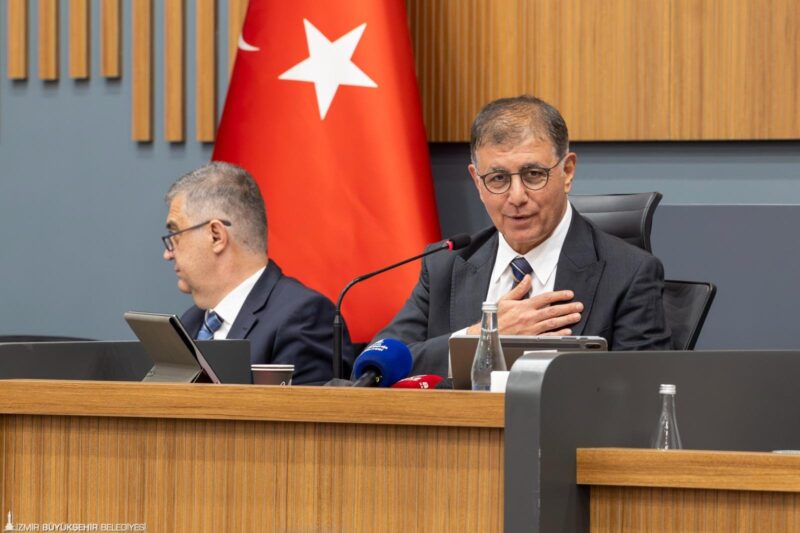 “İzmir’in sorunlarını birer birer çözelim diye yola çıktık”