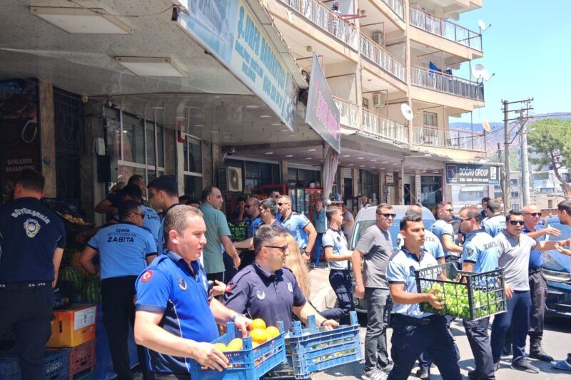 Bayraklı’da kamusal alan işgallerine ortak denetim
