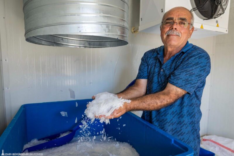 3 saat buz arıyorlardı, şimdi ücretsiz alıyorlar