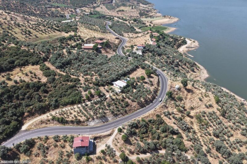Beydağ’ın yıllardır beklediği yol hizmete açıldı
