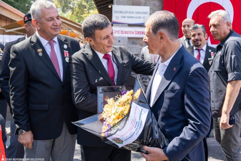 “Şehit ailelerimiz ve gazilerimiz baş tacımız”