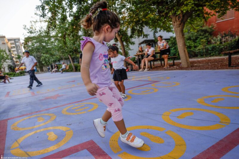 Buca’da mahalleli istedi Büyükşehir yaptı