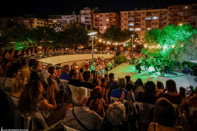 Dünyaca ünlü Macar gruptan unutulmaz gece