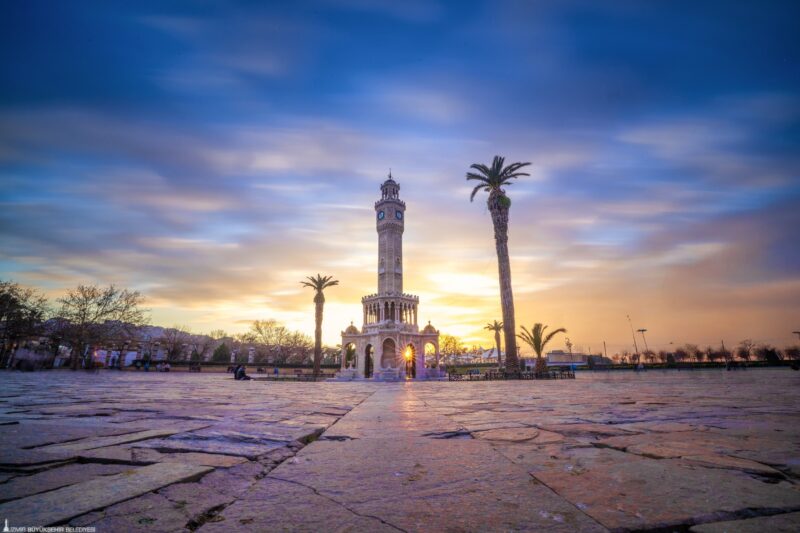 İzmir’in dijital rehberi yenilendi