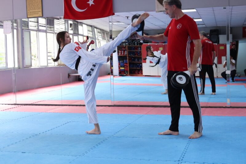 İzmir’in altın kardeşlerinden çifte madalya