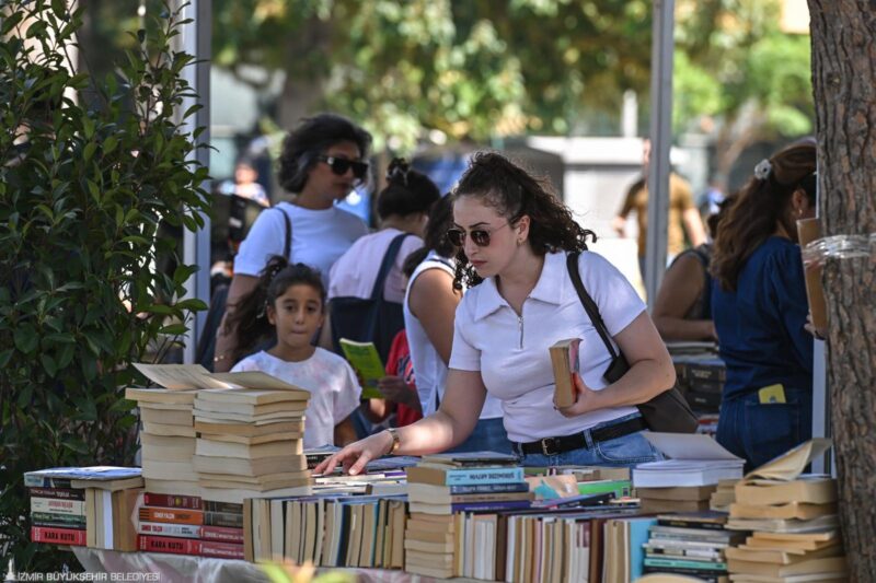 Kültürpark’ta edebiyat şöleni başladı