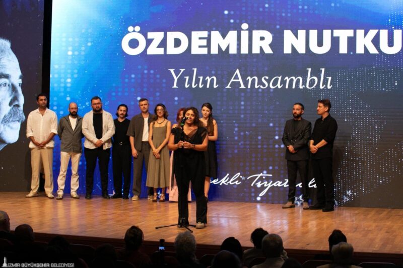 İzBBŞT, Özdemir Nutku Tiyatro Ödülleri’nden dört ödülle döndü