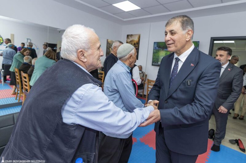 Başkan Tugay, Gaziantep’te sosyal belediyecilik projelerini inceledi