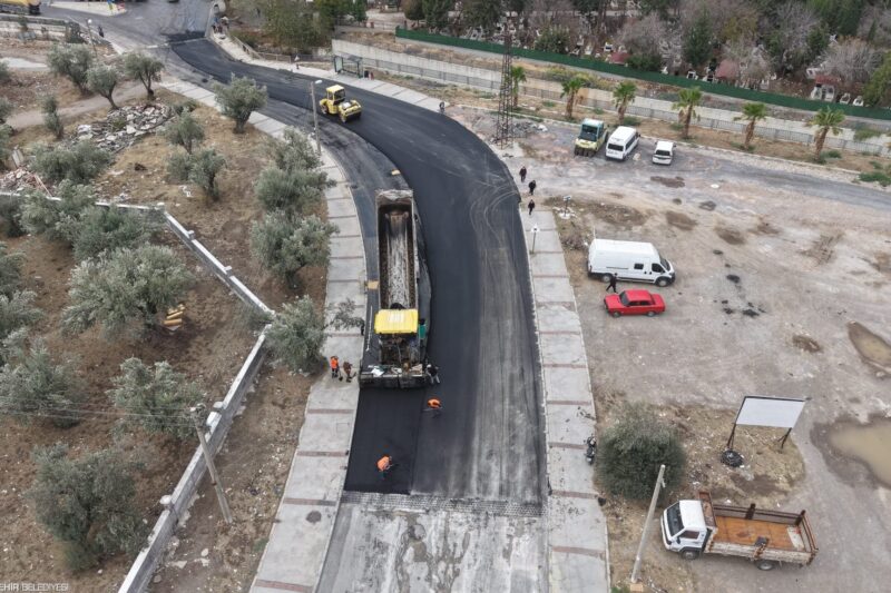 Ataşehir ve Harmandalı’da yollar yenileniyor